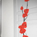 Vinil impreso aplicado en madera con decoración personalizada.