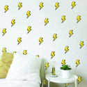 vinil impreso y troquelado aplicado en pared con decoración personalizada.