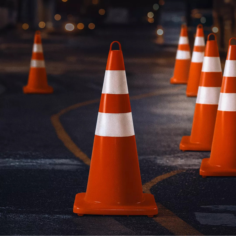 ‣ Cono Reflectante de Alta Resistencia PVC | SIGO