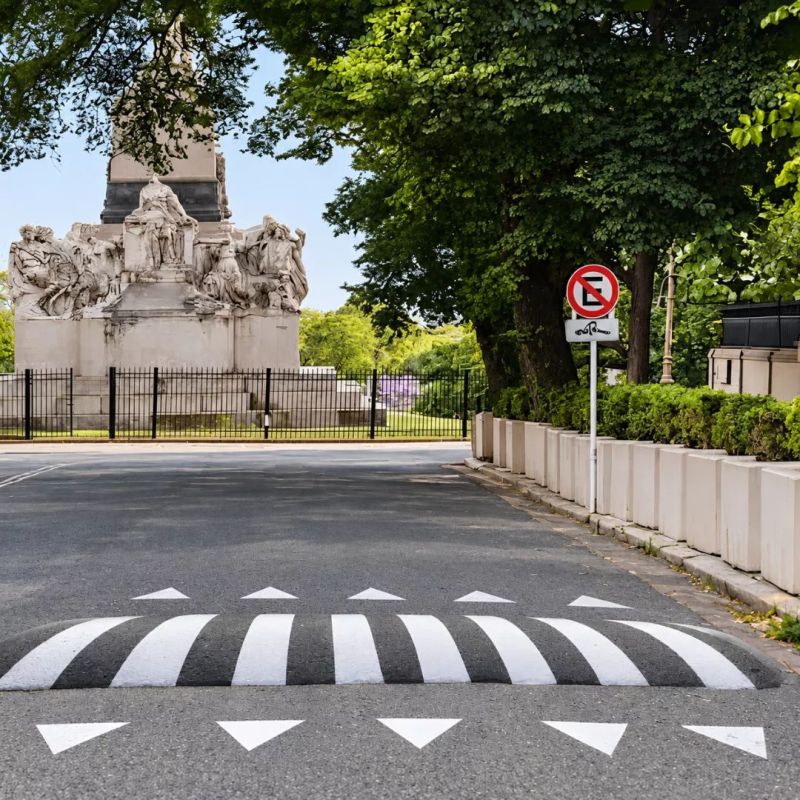 Servicio de Pintado Túmulo reductor de Velocidad Blanco